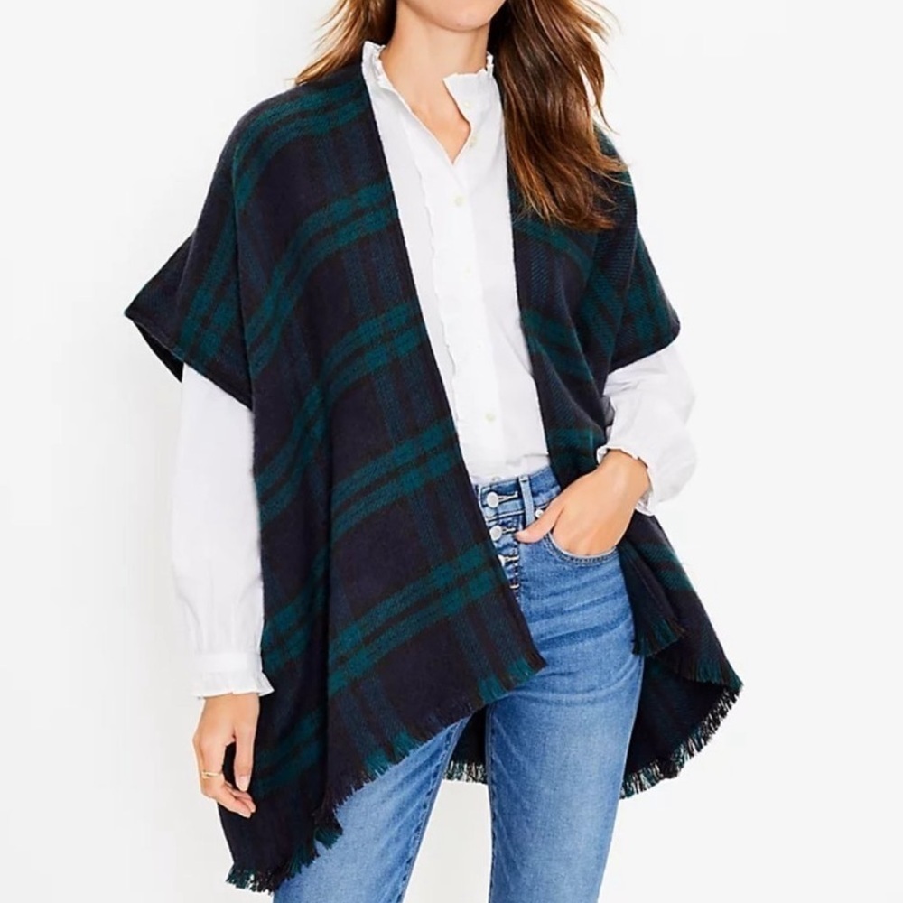NWT Loft Modern Plaid Fringe Hem Wrap in Navy & Green